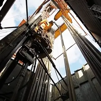 Looking up at the counterweight of a 3M LBS landing string
